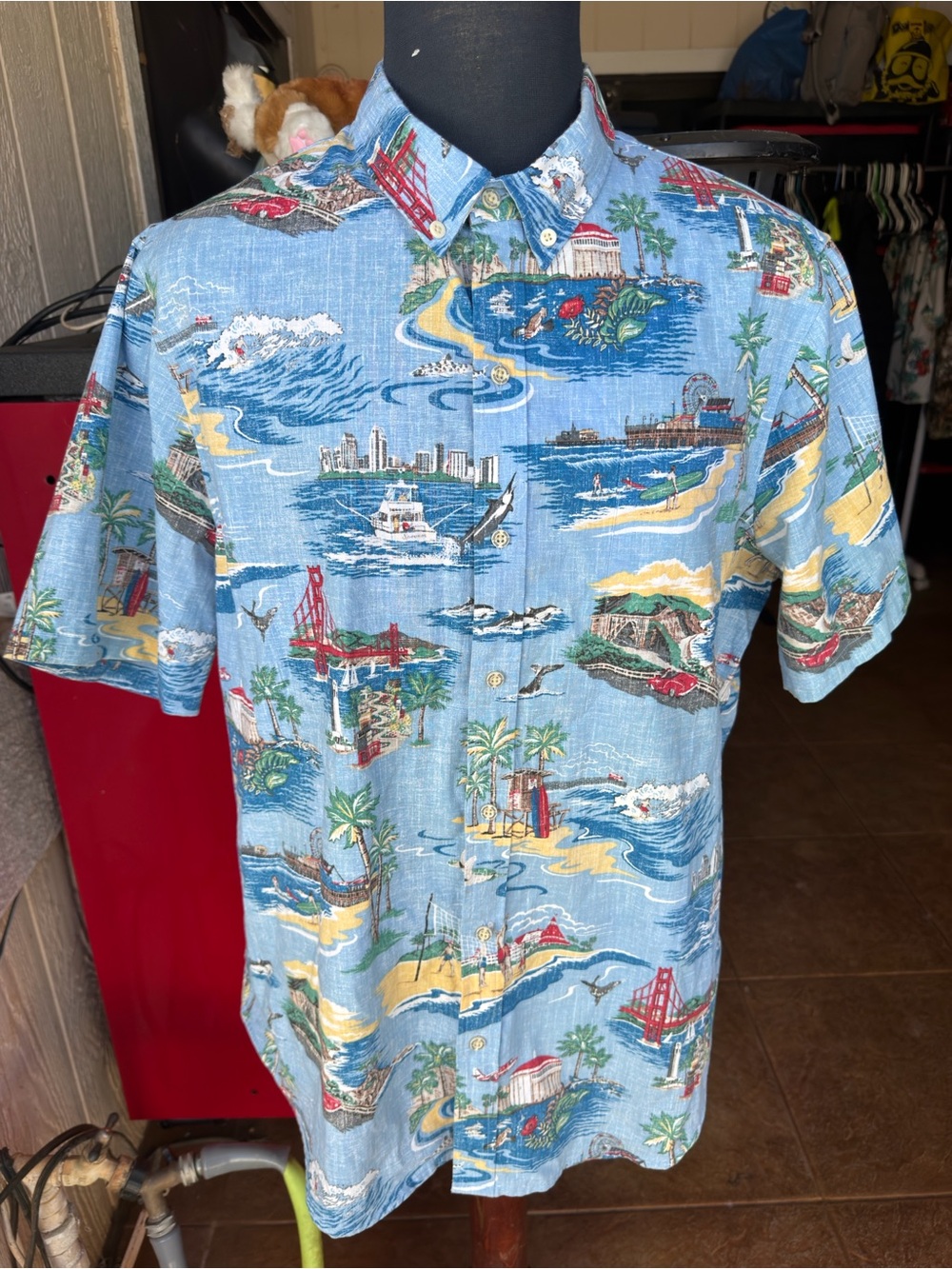 PreOwned Reyn Spooner Tailored Multicolored Hawaiian Print Full Button Men's XL